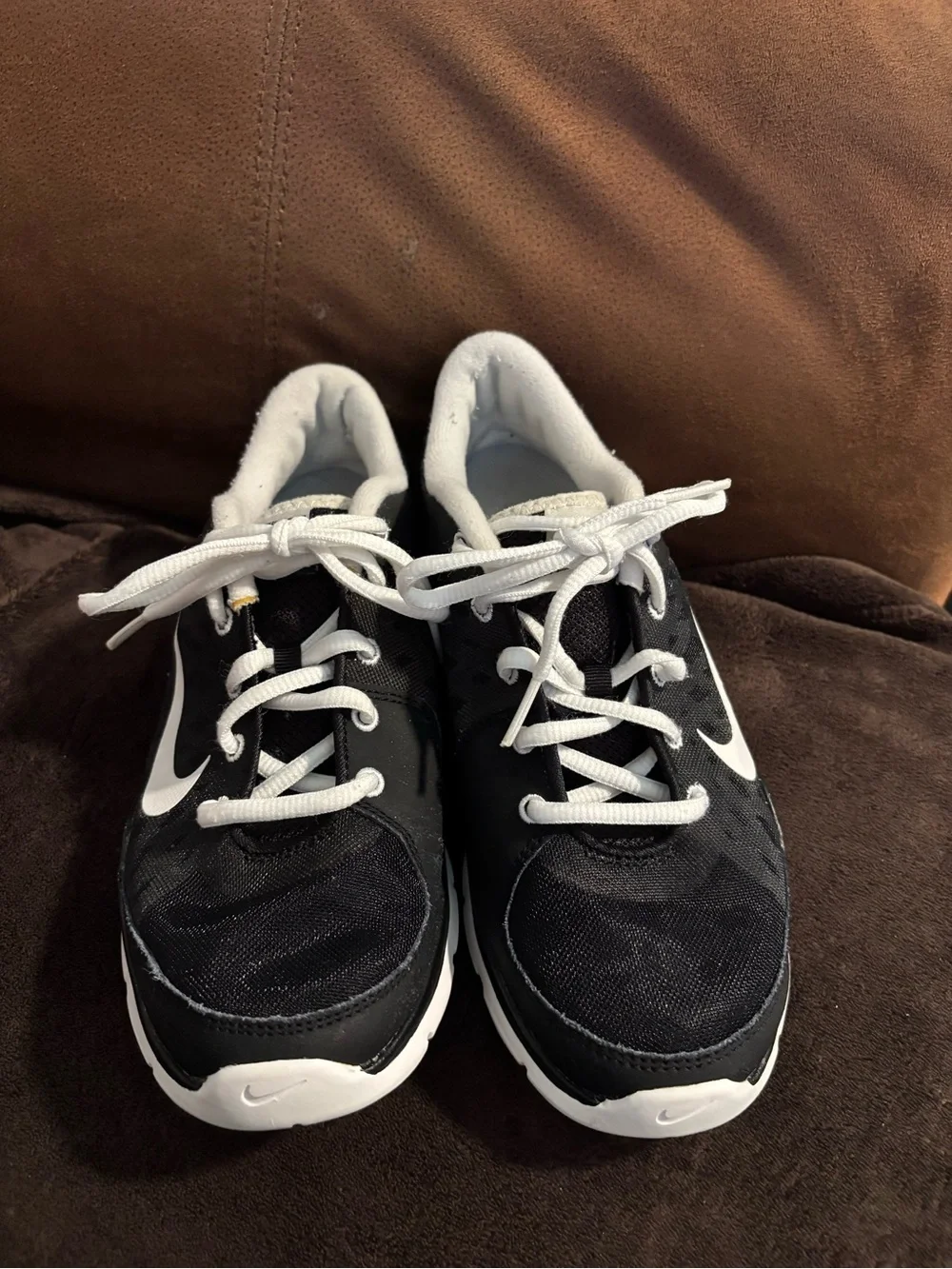 Nike Black and White Women's Athletic Sneakers